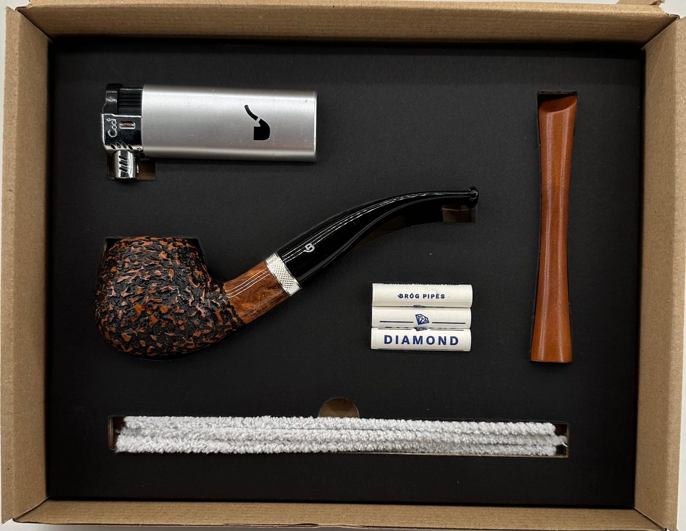 Mr. Brog Fajkový set 4. - Drevená fajka z briaru, zapaľovač, čistiace tyčinky, filtre, dusatko.