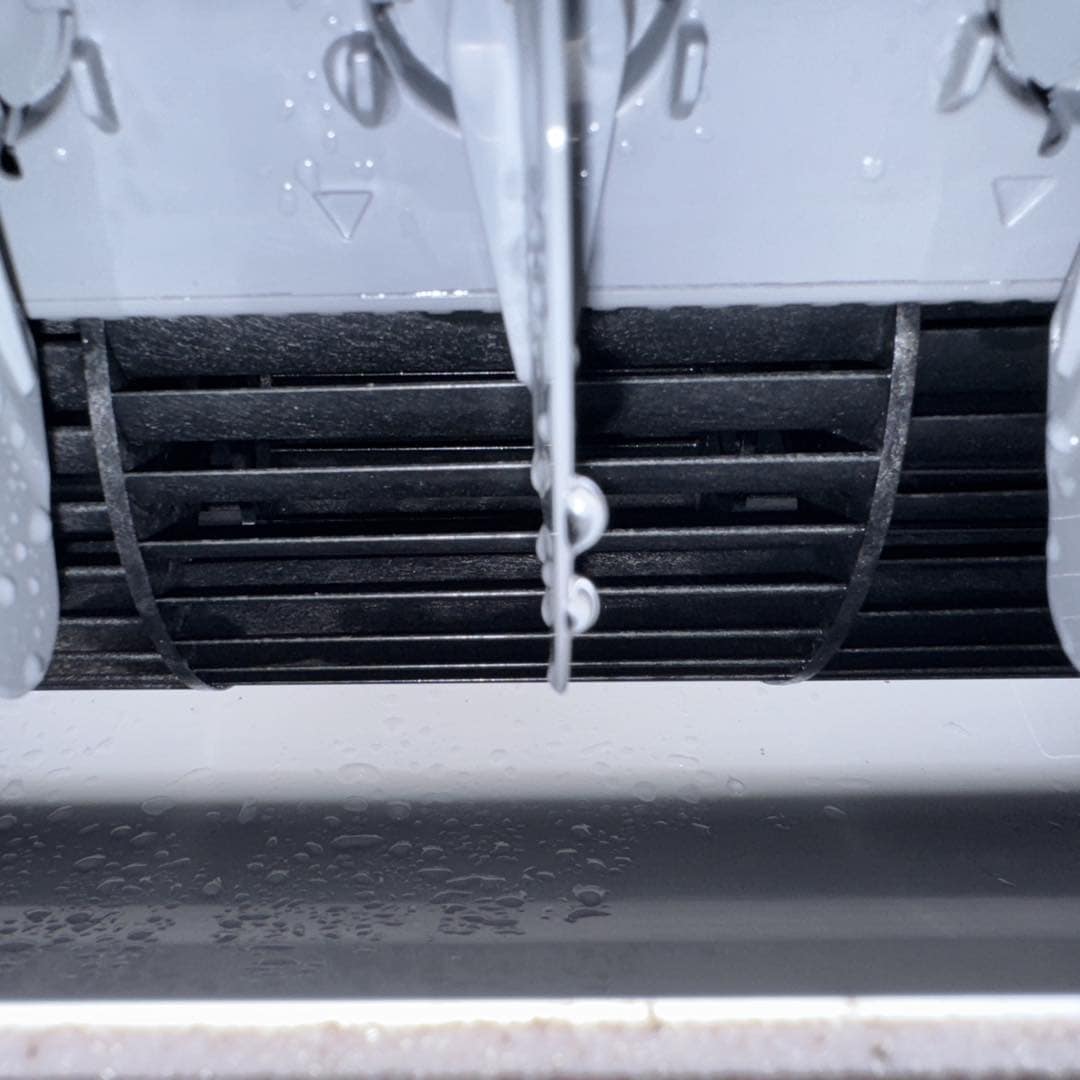 Hĺbkové čistenie a servis klimatizácií 2 Ventilátor tej istej klimatizácie Mitsubishi Electric po vyčistení a oplachu